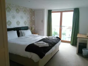 Una playa fistral con capacidad para 4 personas en 2 habitaciones. - Image 2