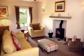 Burnside cottage in idyllic Dales location. - Image 2