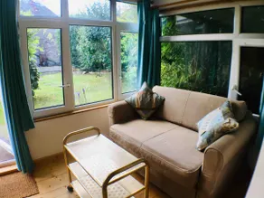 Secluded garden cabin - Image 5