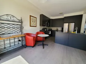 Townhouse in a near to the public park. - Image 2