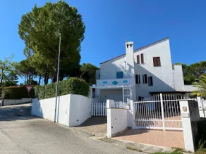Family villa in Potenza Picena - Image 2