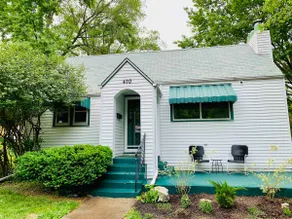 2BR Historic Home in Dtwn Urbana: 2 Thumbs Up! - Image 2