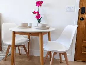 Central Studio | Modern Touches & Natural Light - Image 2