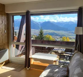 Apartment facing south, magnificent views, secure private garage - Image 5