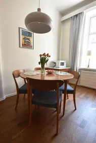 A Roomy Art Nouveau Flat -next to the Railway Stn - Image 3