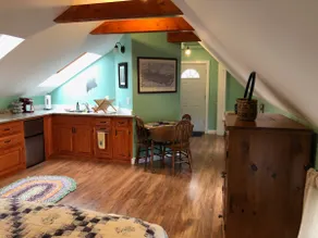 Cozy & Private Studio Apartment - Image 4
