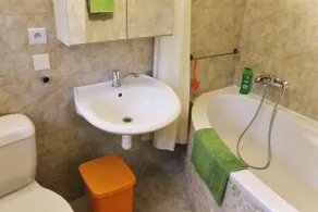 Apartment U lesa, Velké Popovice - Image 5