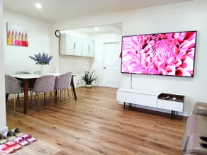 Cheerful 2 Bedroom House Free Parking No Pets No Smoking - Image 3