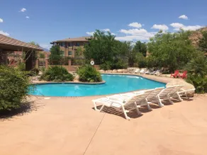 Luxury Condo *Multiple Pools with Slide/ Hot Tubs - Image 5