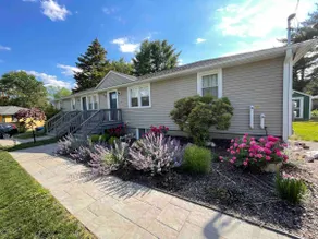 Modern 2BR with A/C for your Business and Pleasure - Image 4
