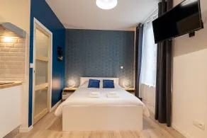 Luxury Studio-Bathroom - Image 5