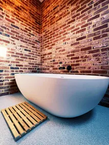 Central | Spacious Penthouse | Stunning Views - Image 3