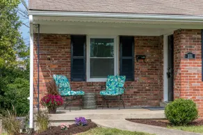Greenbriar Rd. Top Of the court-Spacious 2 bedroom - Image 3