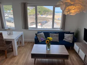 Fabulous Beach Pad Just 20 Paces From The Sea - Image 3