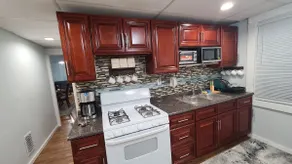lovely 3 bedroom apartment with indoor electric fireplace. - Image 3