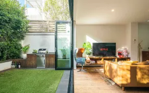 Sophisticated art deco in the heart of Toorak - Image 5