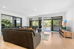 Bonville on Bonville - Image 4