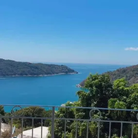House with a private pool and ocean views - Image 4