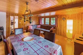 Charming Little Chalet for 6 People & Free Ski Lockers - Image 3