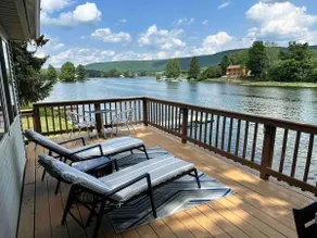 Lakefront Escape: Kayaks/Firepit - Image 2