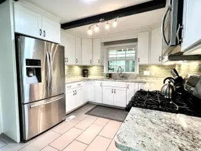 The Best Family & Friends Hangout & Pet Friendly!! - Image 2