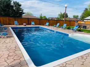 Bright and modern family home, 20 min to Denver - Image 2