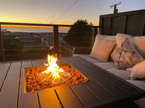 Lux 1 bd Retreat w Ocean View, Sauna & Hot Tub - Image 3