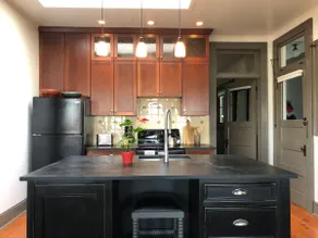 Cozy Boutique Condo in Historic McKinley Building - Image 3