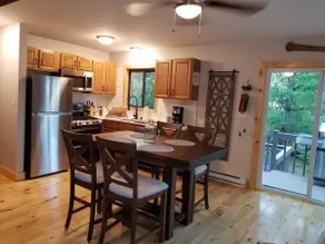 Nice Cabin with Jacuzzi, Fireplace & Creek nearby - Image 2
