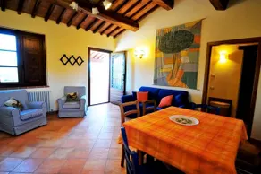 2-bedr. apt. in farmhouse, large pool and terrace. - Image 3