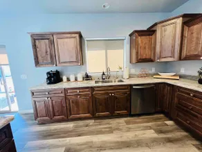 Modern Bright Star/ pet friendly/ EV charging - Image 4