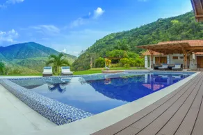 Luxurious TopSpot® @ Exclusive Club in Apulo! - Image 2