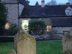Churchyard Ketton stone cottage next to the pub - Image 5
