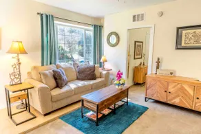 Cozy Canyon Retreat W/King Bed Near ALL Amenities! - Image 5