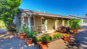 Bunkhouse at Side Road Farm charming one bedroom cottage - Image 2