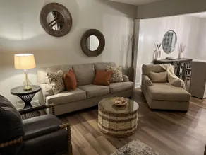 Beautiful 4 bedroom Home (Close to Outlet Shoppes) - Image 5