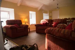 Barney's Lodge - Image 3