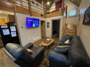 Parsons Riverside Retreat: Steps away from a rolling mountain stream and trails - Image 2