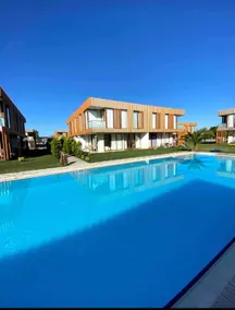 In a secure complex, peaceful, with a pool, close to the market - Image 2