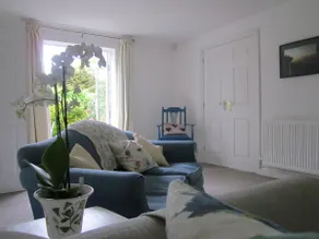 Luxury 4 bedroom cottage near Guildford, sleeps 6 - Image 5