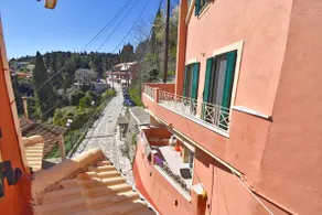 3BR Traditional House with Amazing View - Image 4