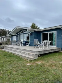 Cozy Oceanfront Cottage - Image 2
