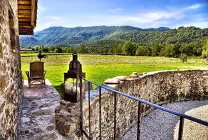 17th century farmhouse in a natural park's volcanic area - Image 2