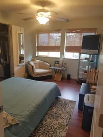 PORT ORCHARD - Downtown WINNIE'S PLACE - Image 3