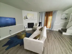 Modern Designer Townhouse 2Br Ideal for Long Stays! - Image 5