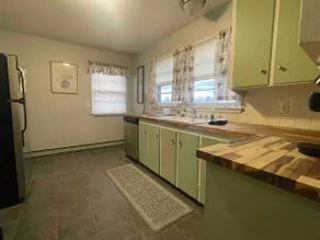 Spacious Duplex that is pet friendly - Image 2