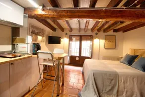 Cuencaloft Cozy Studio in Plaza Mayor Solla 2 - Image 2