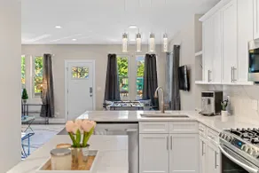 Gorgeous 5 BDR/ 4BA in Logan Square w/Parking! - Image 2
