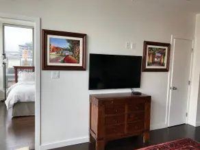JUST BREATHE:Bright, airy downtown condo w/parking - Image 4