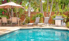 3BR House w/ Heated Pool Near Beach Tropical Vibes - Image 2